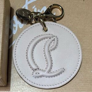 💖 Christian Louboutin CL Logo Keychain – Leche Gold – Brand New NIB 💖